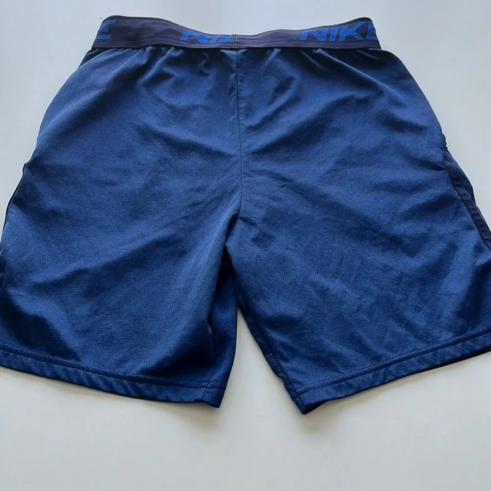 Nike Dri Fit Performance Shorts. Sz. L